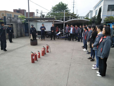 優派克安保開展安全月——消防演練